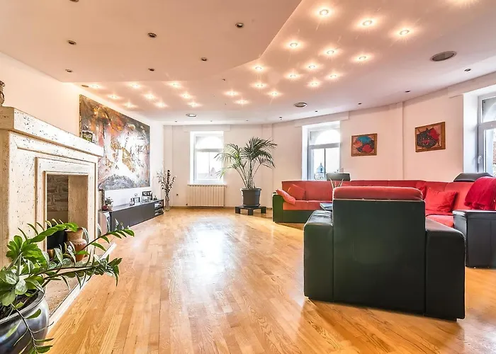 Modern City-Centre Penthouse With Spectacular Views / 135Sqm