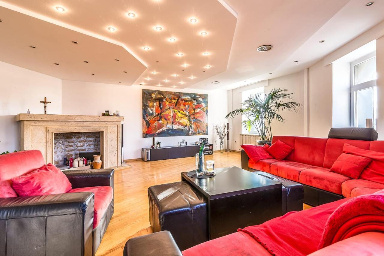 Lägenhet Modern City-centre Penthouse With Spectacular Views / 135sqm